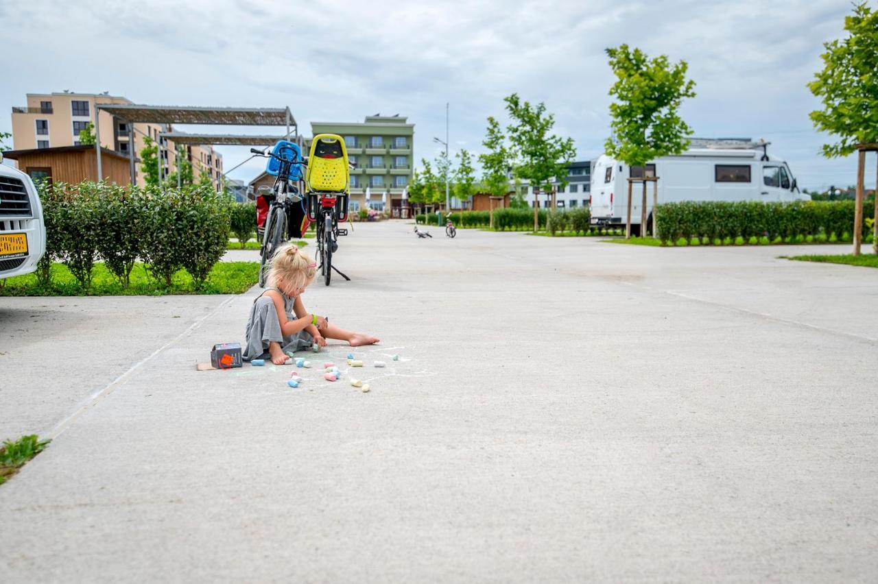 Camping Alliance Plovdiv Exteriör bild